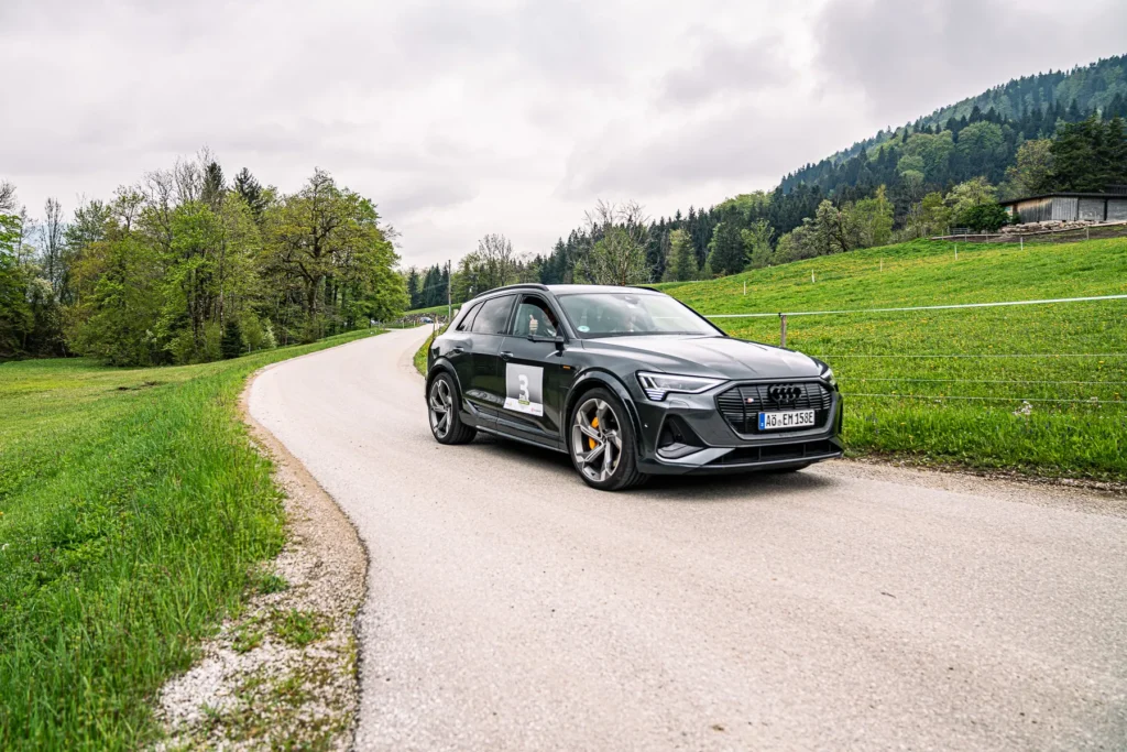 Charity E Rallye 2022 Foto Team F8 web 00369 (1)